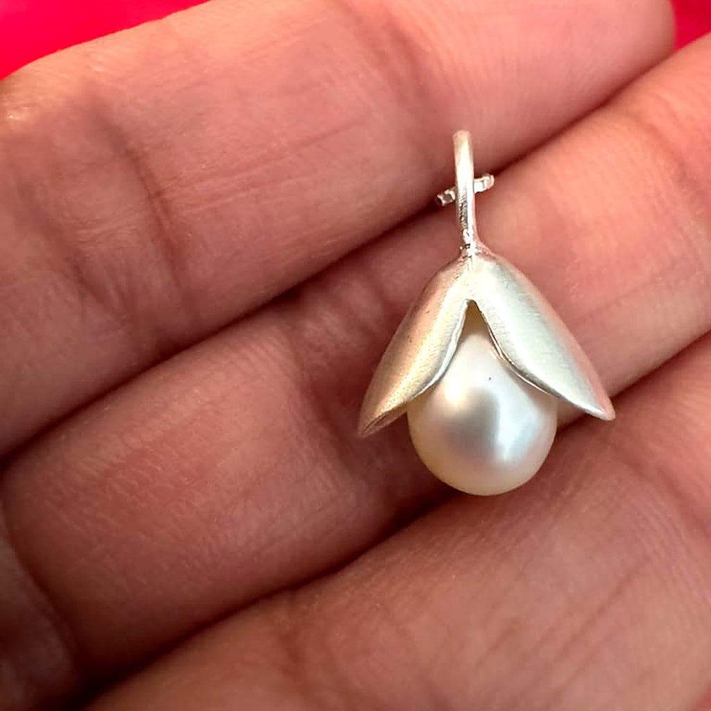 Acorn Pearl Necklace
